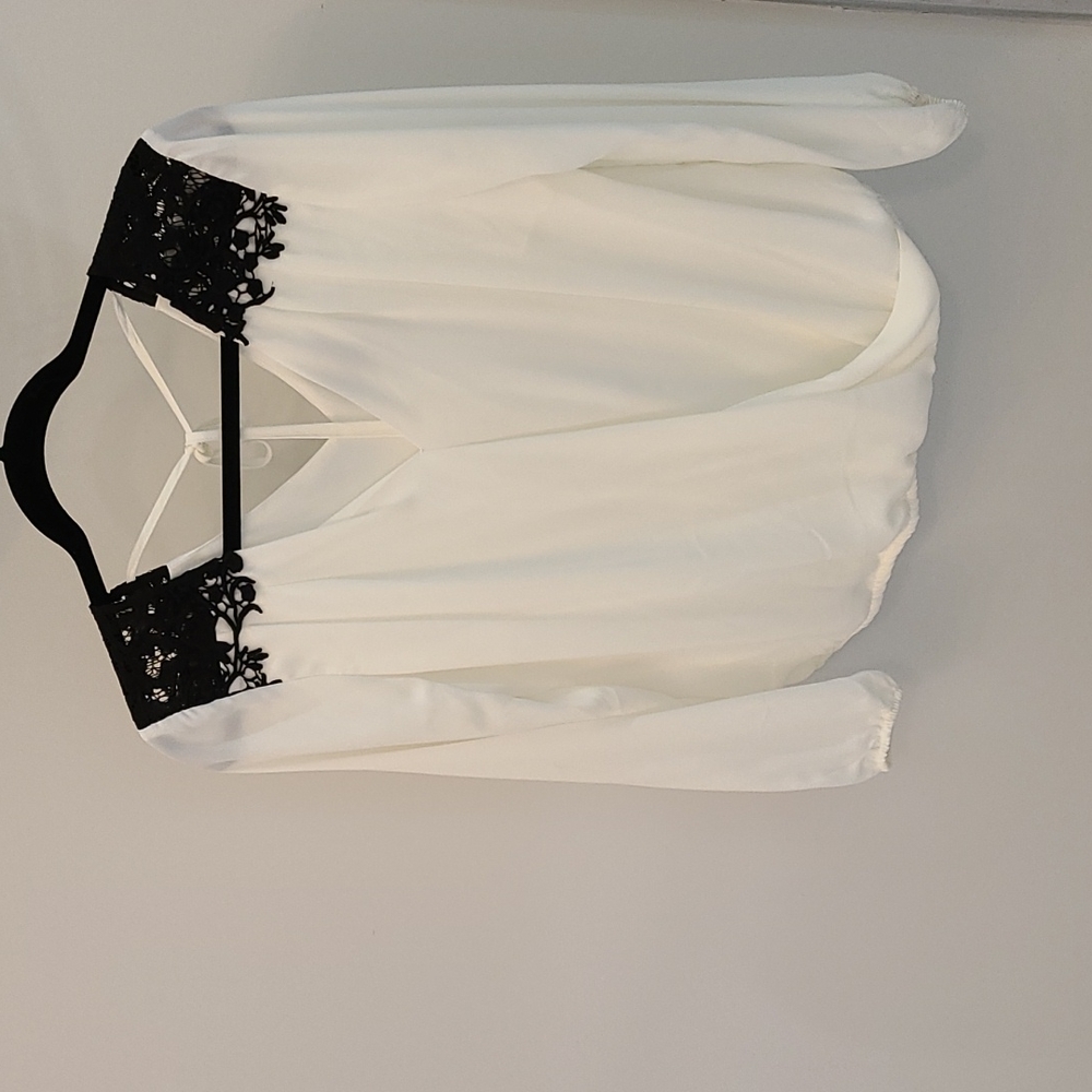Long sleeve, bubble wrap blouse